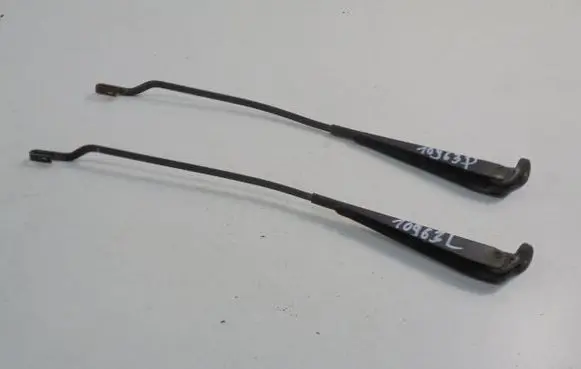 Opel Tigra A Front wiper blade arm 90532829