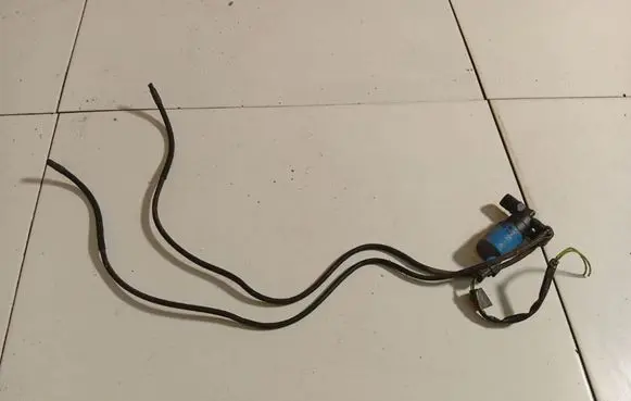 Citroen C5 Windscreen/windshield washer pump 21344900