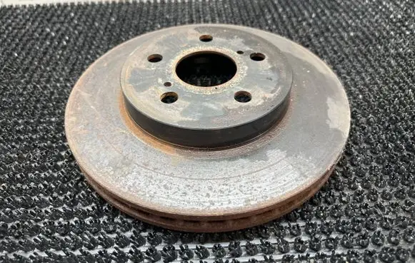 Toyota Prius (XW50) Front brake disc