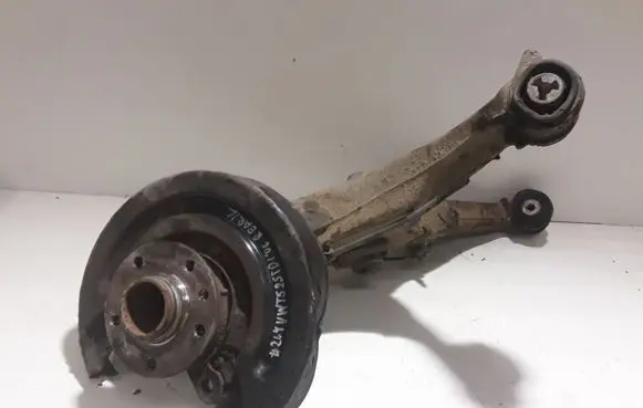 Rear wheel hub