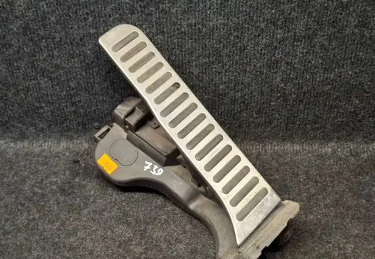 Volkswagen Eos Accelerator throttle pedal 1K1721503N