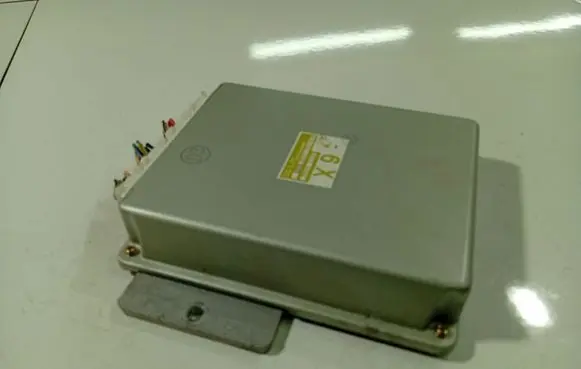 Subaru Legacy Engine control unit/module 22611AH842