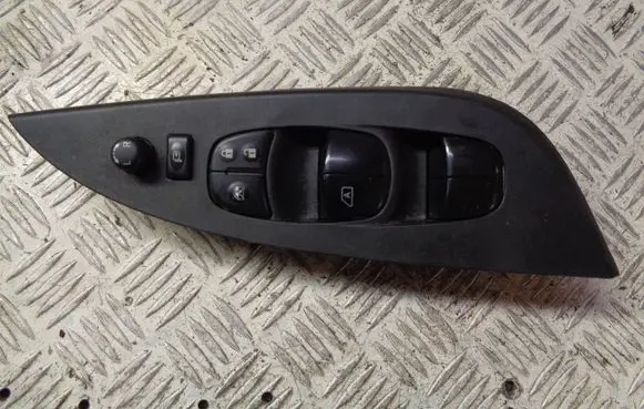 Nissan Pulsar Electric window control switch 809613ZL0A