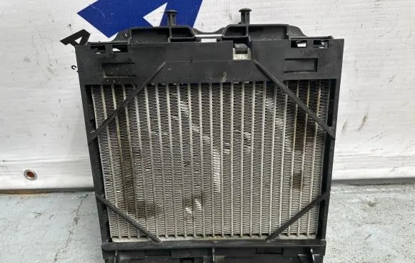 Engine oil radiator