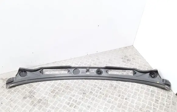 BMW 1 E81 E87 Wiper trim 15677210