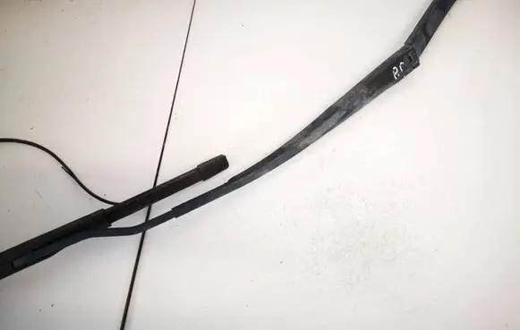 Chrysler 200 Front wiper blade arm
