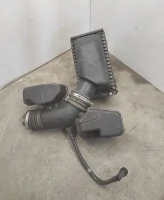 Ford Explorer V Intake resonator BB539F805AD