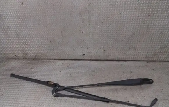 Peugeot 107 Windshield/front glass wiper blade 