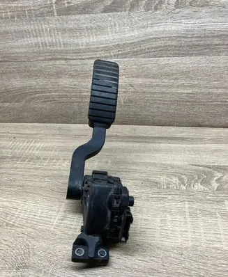Renault Laguna II Accelerator throttle pedal 8200002904 6PV00811900