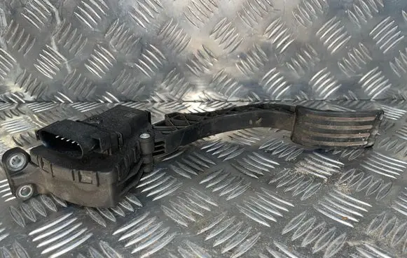 Ford Focus C-MAX Accelerator throttle pedal 3M519F836CF