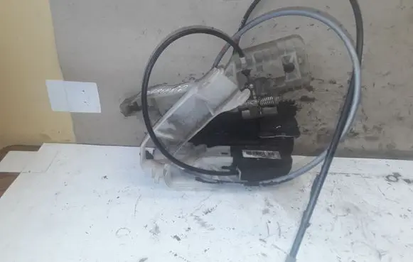 Hyundai Sonata Rear door lock NOCODE