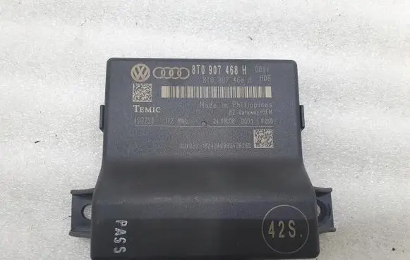Audi A4 S4 B8 8K Gateway control module