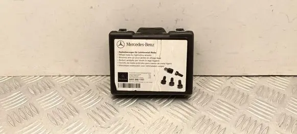 Mercedes-Benz EQA Nuts/bolts A0019901707