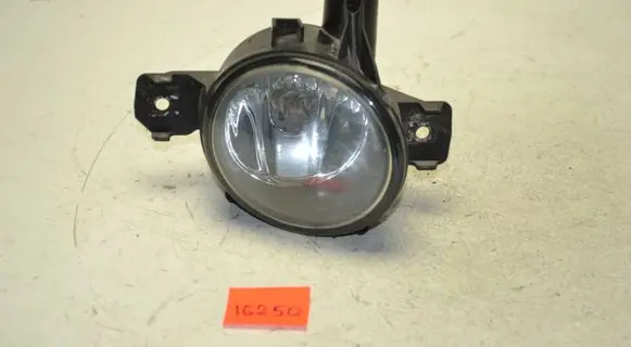 BMW 1 E81 E87 Front fog light 89203661 6924656 13101610
