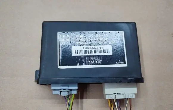 Jaguar XF X250 Hand brake control module 8W832C496AD