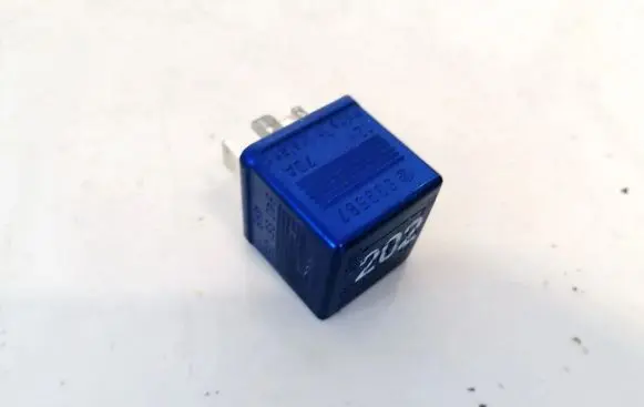 Audi A6 S6 C5 4B Other relay 8a0951253 899587