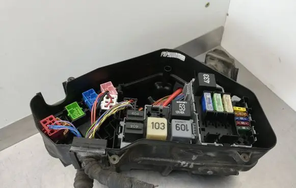 Volkswagen Touareg I Fuse module 7L0937503 7L0937559