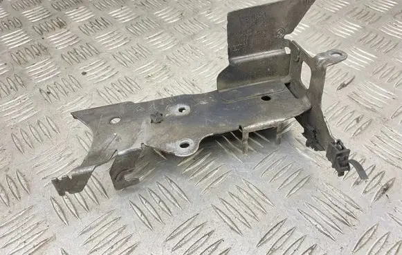 Toyota Verso Other engine bay part 8571719