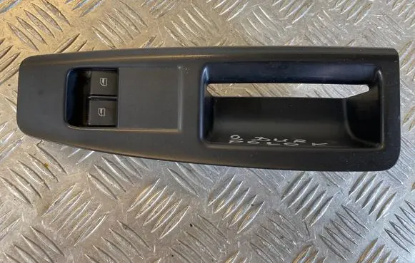 Volkswagen Polo IV 9N3 Electric window control switch 6Q1867171E