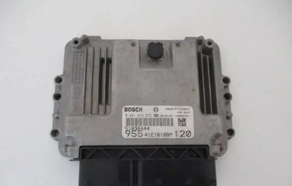 Alfa Romeo Mito Engine control unit/module ECU 51836444 95541E161BBM 0281015573
