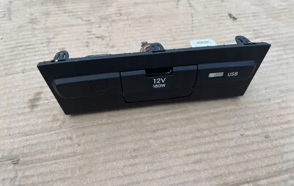 USB socket connector
