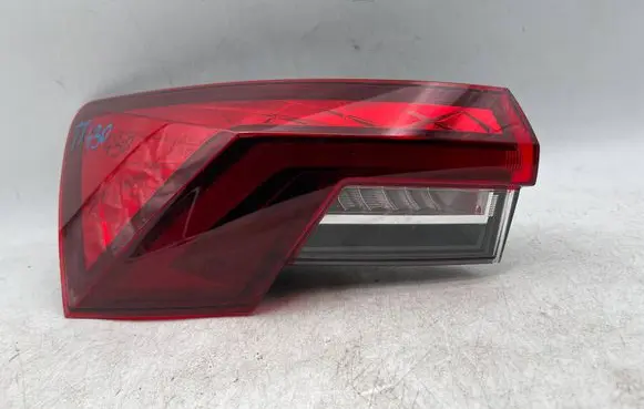 Skoda Octavia Mk4 Rear/tail lights 5E3945207 SK38XBAS1SU