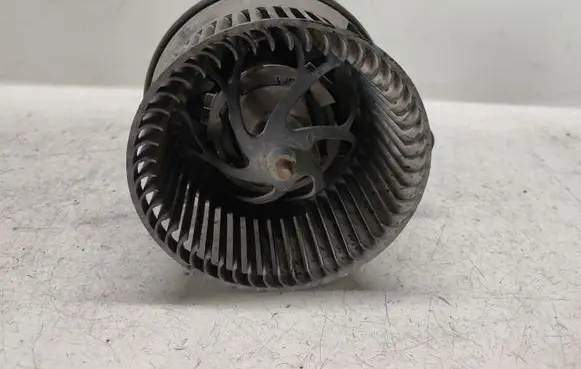 Volkswagen II LT Heater fan/blower X17651586K