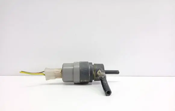 Audi A6 S6 C4 4A Windscreen/windshield washer pump 431955651
