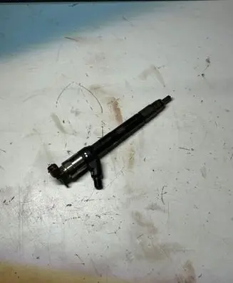 Opel Astra K Fuel injector 55578075
