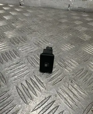 Toyota Avensis T270 Fuel tank opening switch 15C252