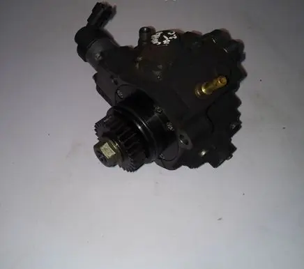 Opel Vivaro Fuel injection high pressure pump 0445010205
