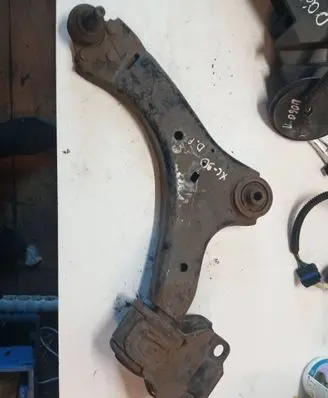 Volvo S60 Front lower control arm/wishbone 6G9N3A052