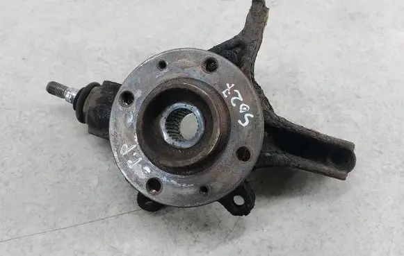 Peugeot 308 Front wheel hub spindle knuckle 
