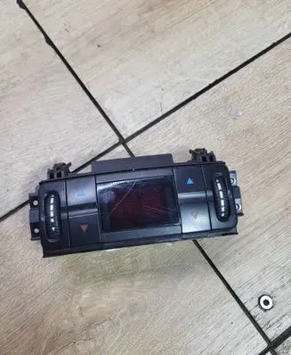 Mercedes-Benz E W211 Climate control unit 2118300285 00062202