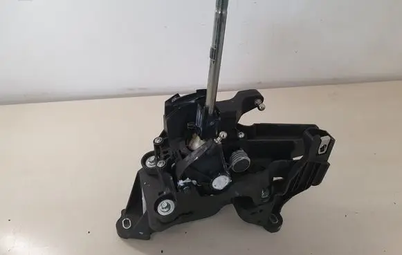 Ford Focus Gear shifter/selector BV6R7C453CAC
