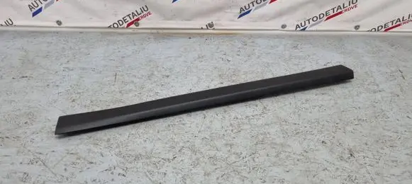 BMW X1 F48 F49 Front door trim (molding) 7352092