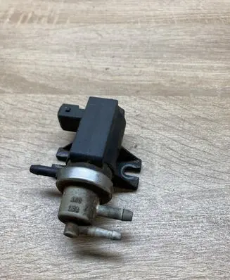 Volkswagen PASSAT B5 Turbo solenoid valve 1H0906627A 72190325
