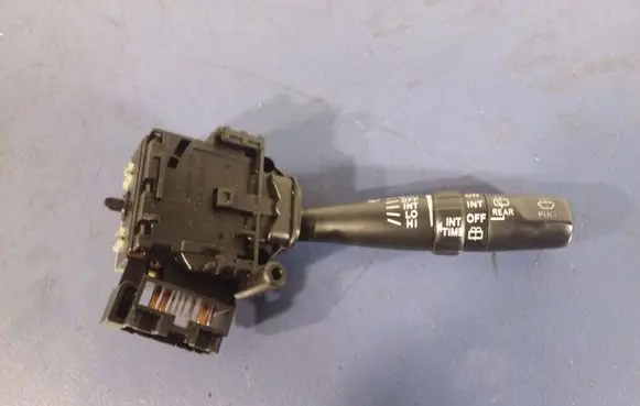 Wiper turn signal indicator stalk/switch