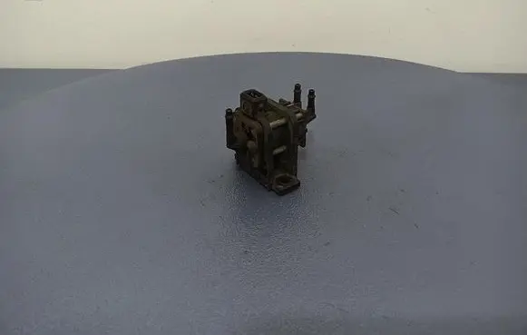 Volkswagen PASSAT B5.5 Vacuum valve 701906283