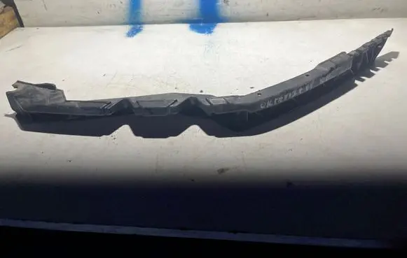 Skoda Octavia Mk2 (1Z) Front bumper mounting bracket