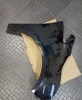 Mitsubishi Grandis Fender