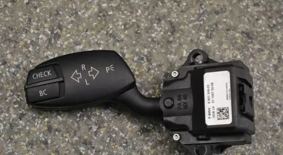 BMW 5 E60 E61 Indicator stalk 6951349