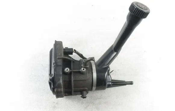 Peugeot 308 Power steering pump 9684979180