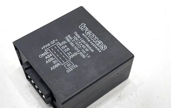 Nissan Note (E11) Tow bar trailer control unit/module 08210125020