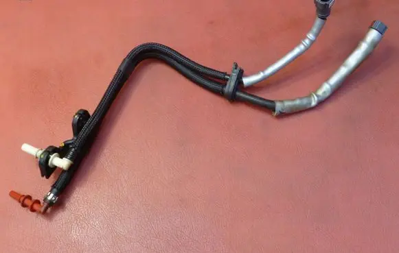 Nissan NP300 Fuel line/pipe/hose 