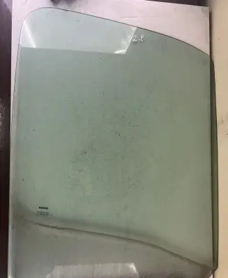 Iveco Daily 4th gen Front door window glass four-door