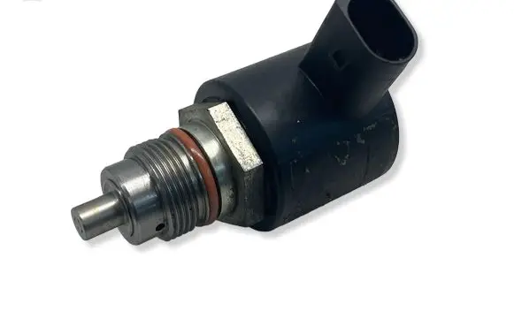 Mercedes-Benz C W204 Fuel pressure regulator 9307Z515A