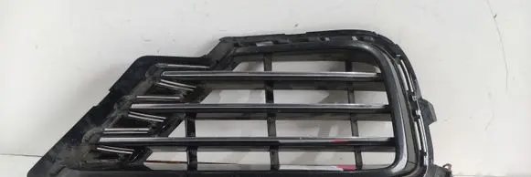 Volkswagen Touareg II Front fog light trim/grill 7P6853666 LD0032