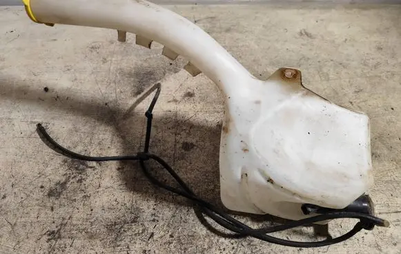 Ford Fiesta Windshield washer fluid reservoir/tank 2S6117618AH 2N1117618AH D2L4A
