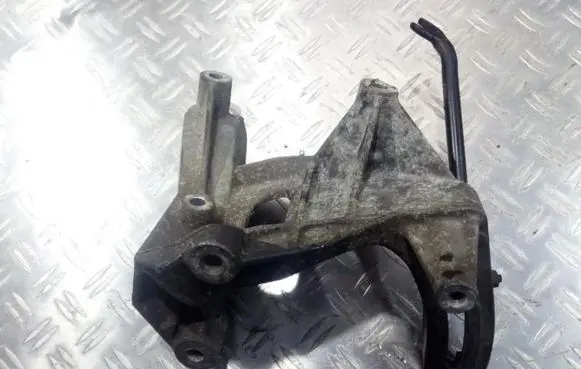 Chrysler Neon I Engine mounting bracket 4792080